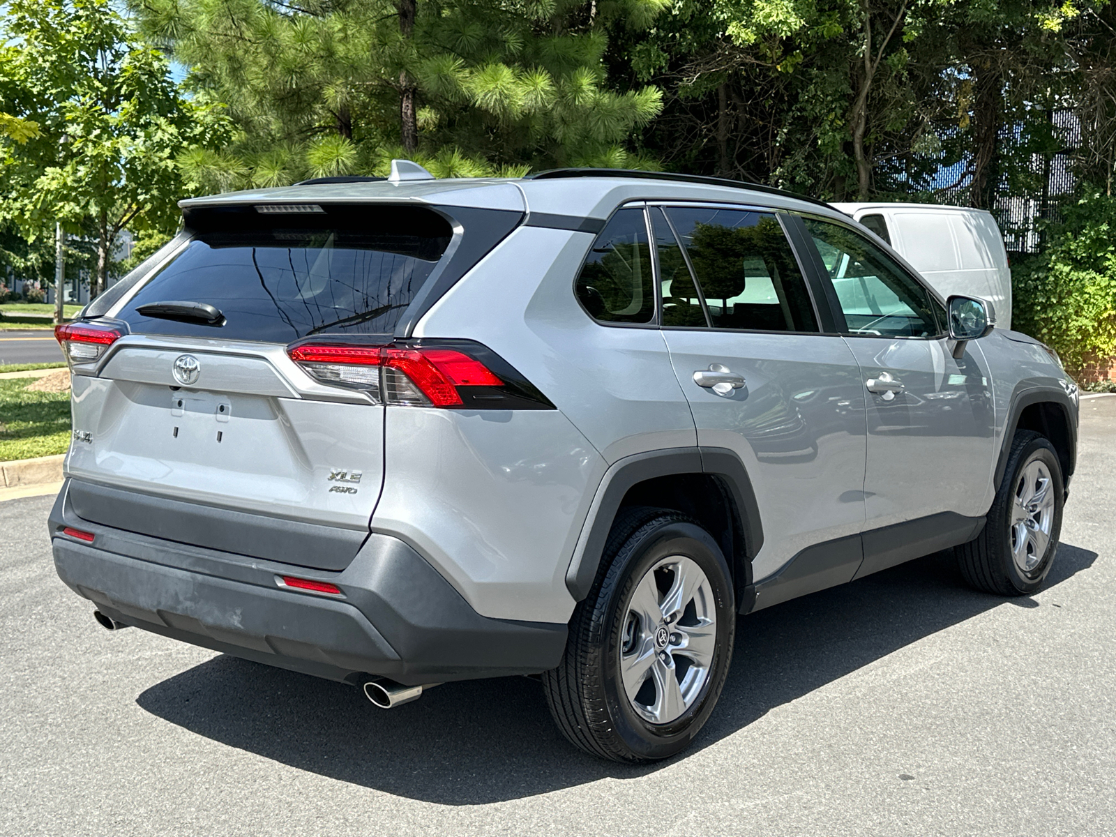 2023 Toyota RAV4 XLE 8