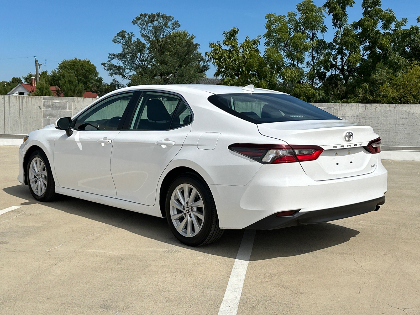 2023 Toyota Camry LE 3