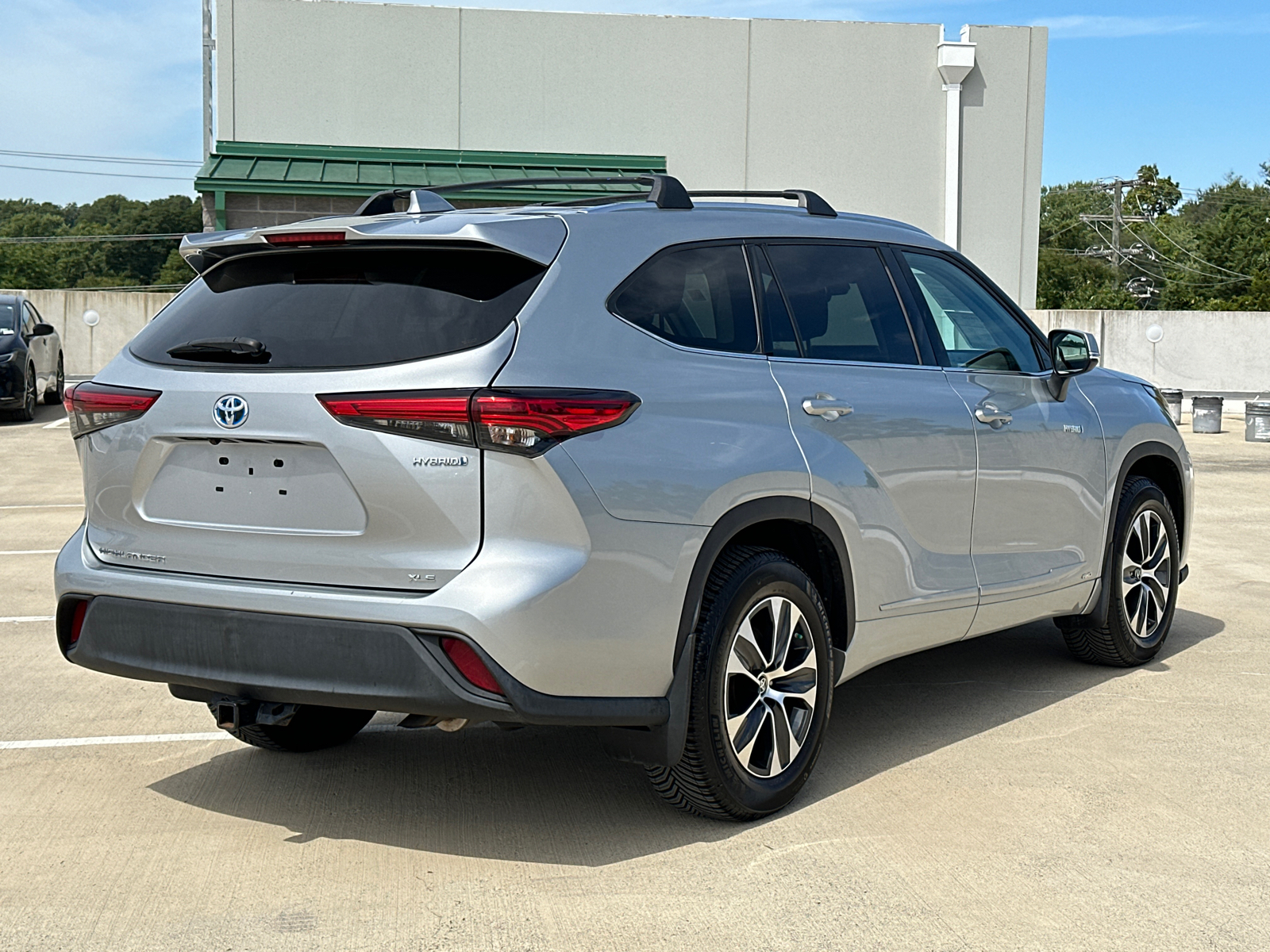 2020 Toyota Highlander Hybrid XLE 8