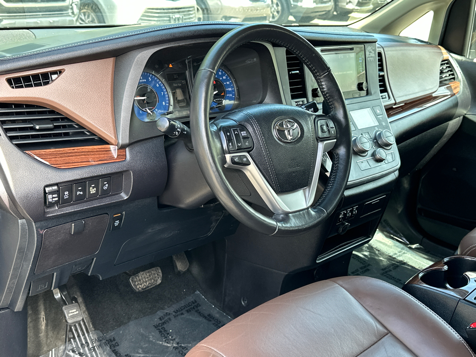 2015 Toyota Sienna Limited 22