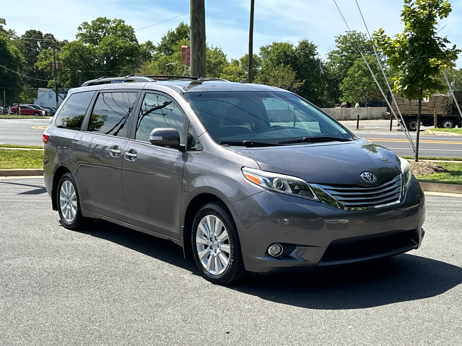 2015 Toyota Sienna Limited 36