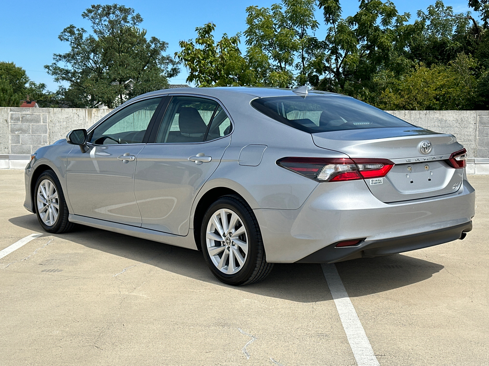 2022 Toyota Camry LE 6