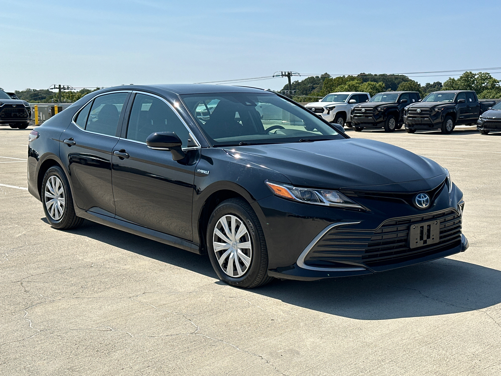 2021 Toyota Camry Hybrid LE 33