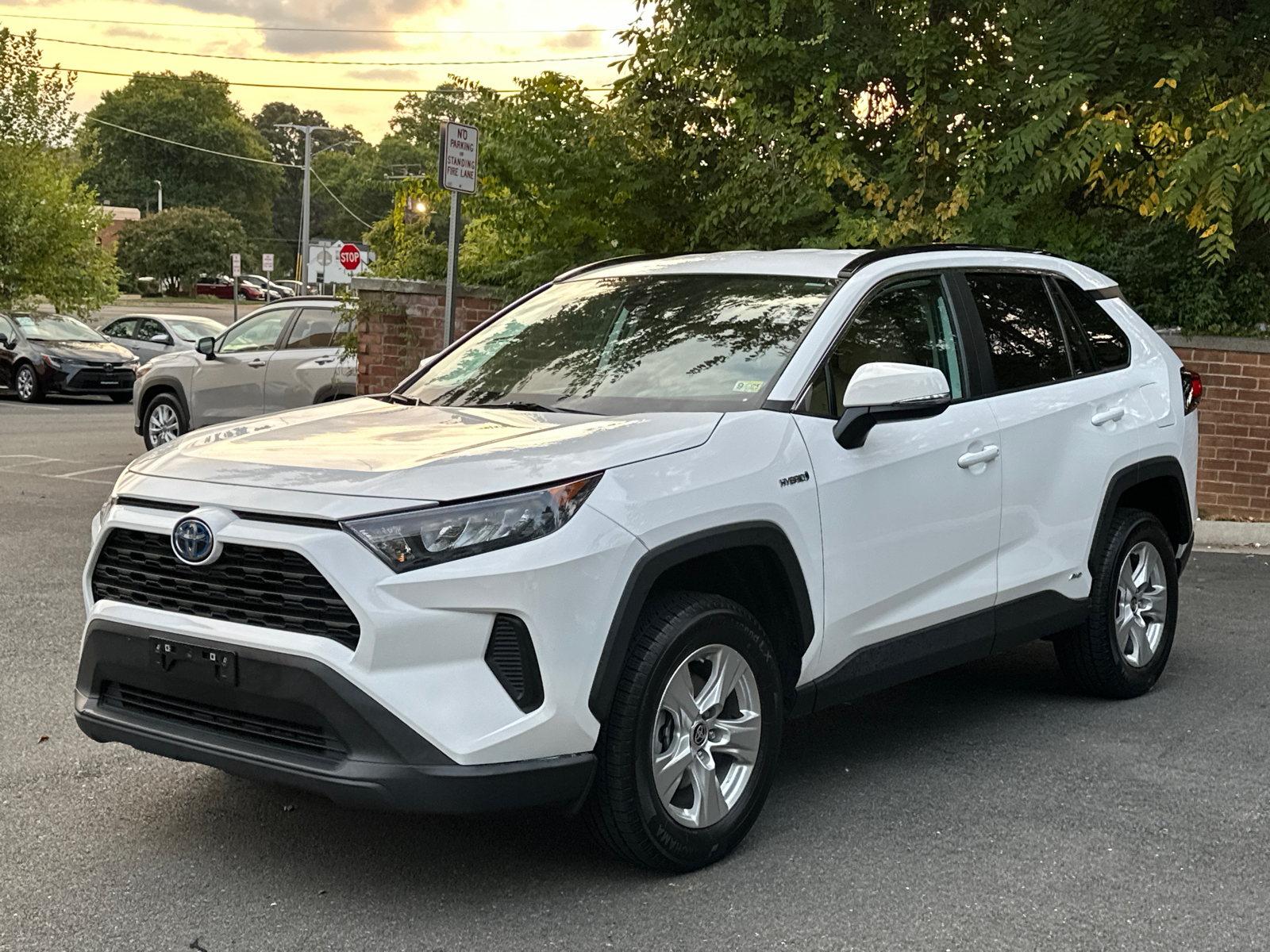 2021 Toyota RAV4 Hybrid LE 3