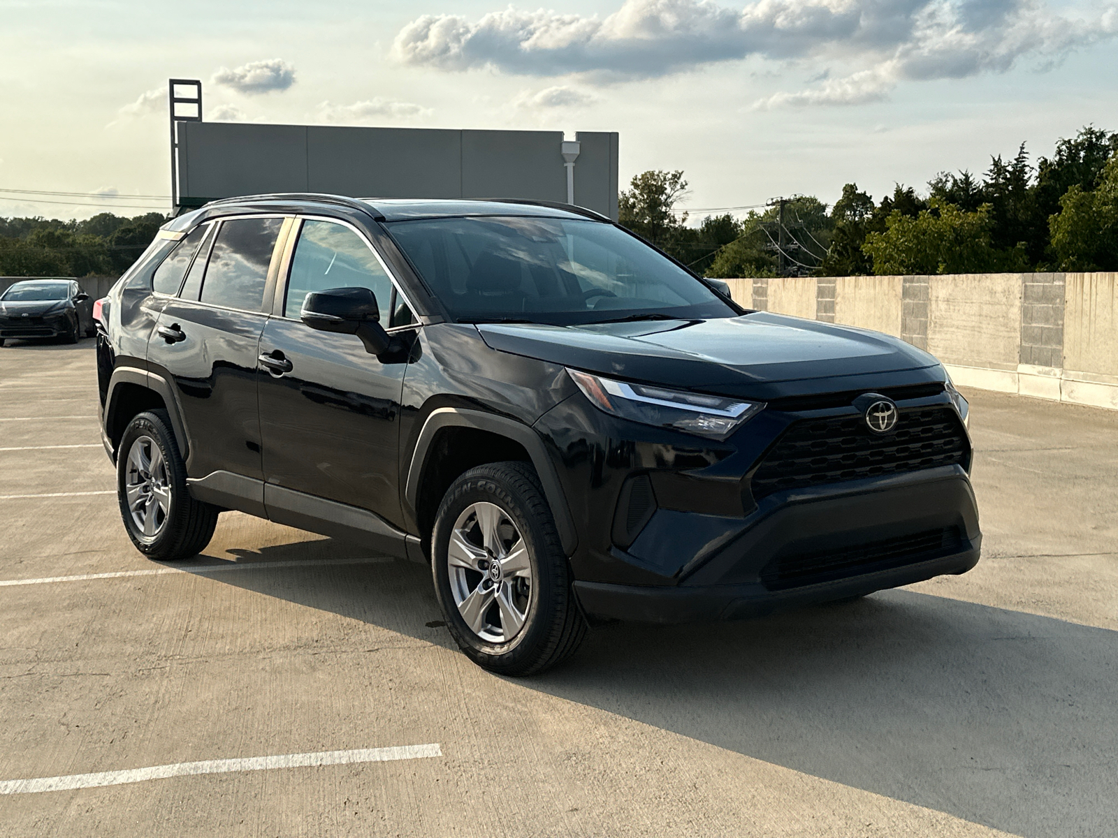 2023 Toyota RAV4 XLE 33