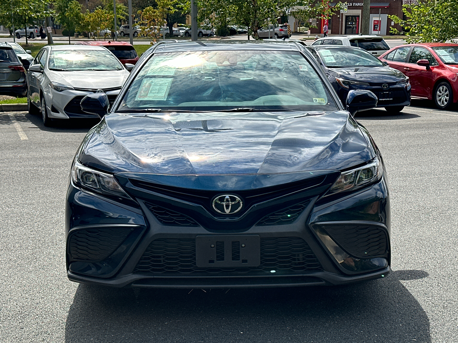 2021 Toyota Camry SE 2