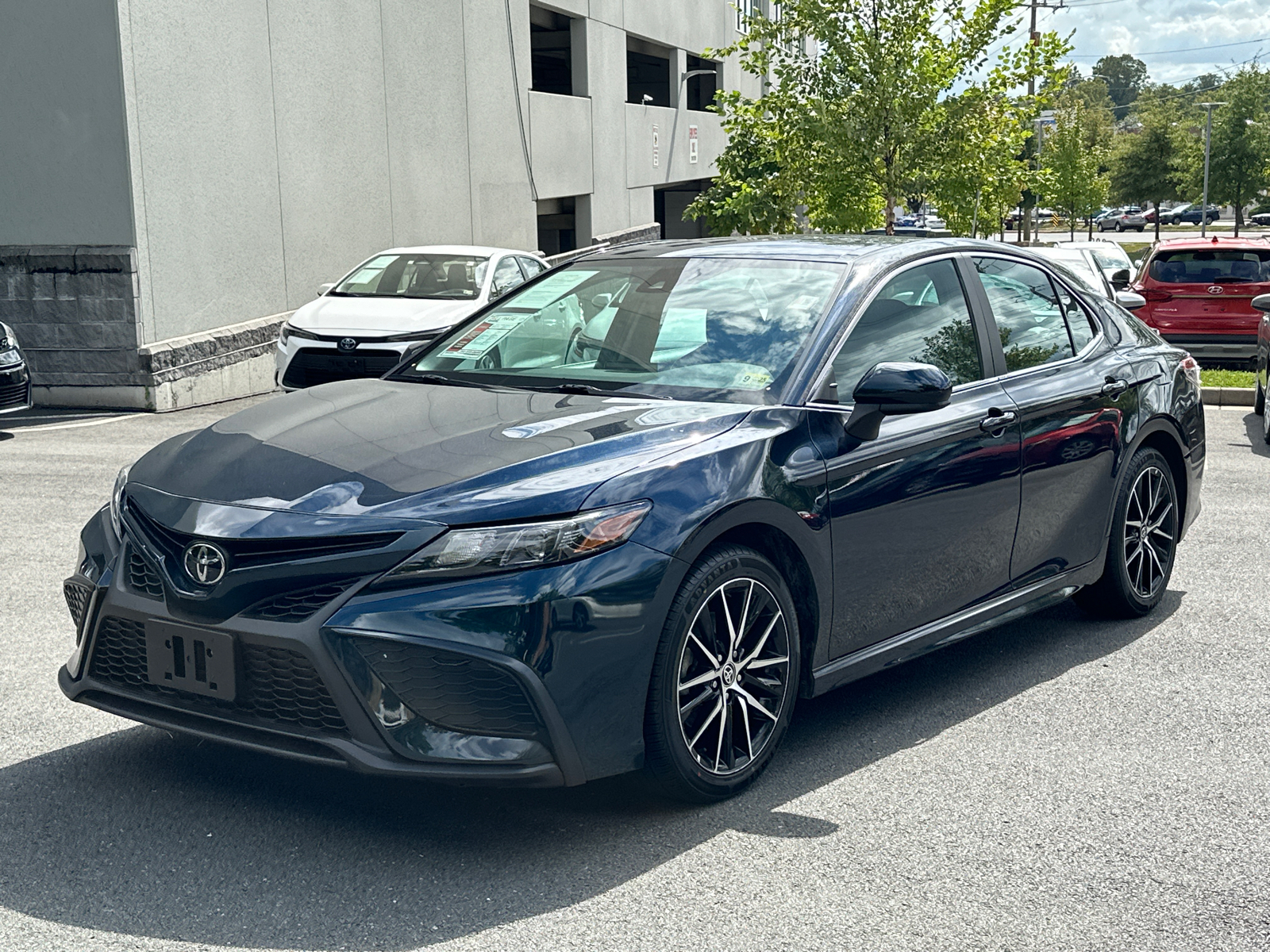 2021 Toyota Camry SE 3