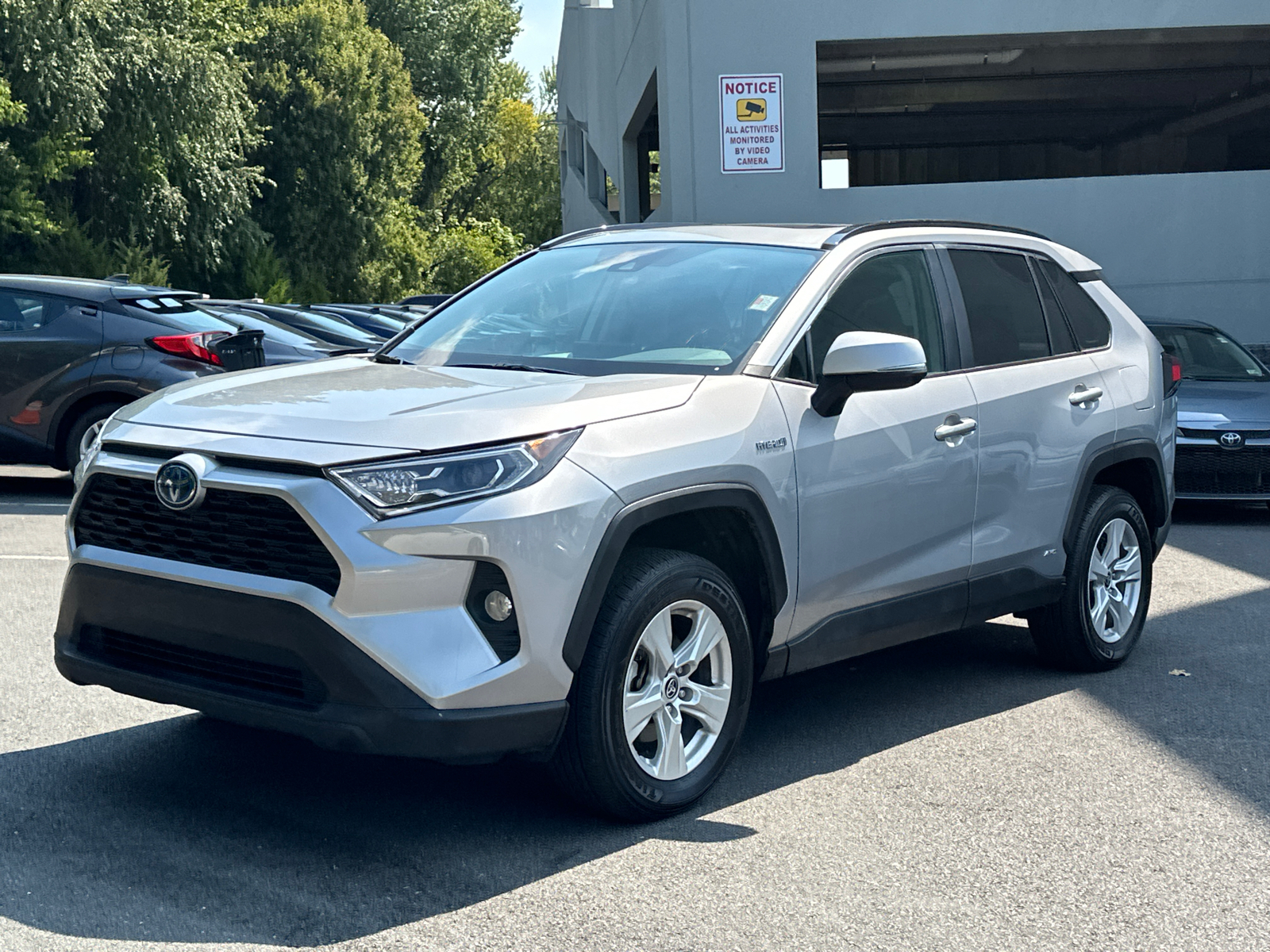 2021 Toyota RAV4 Hybrid XLE 3