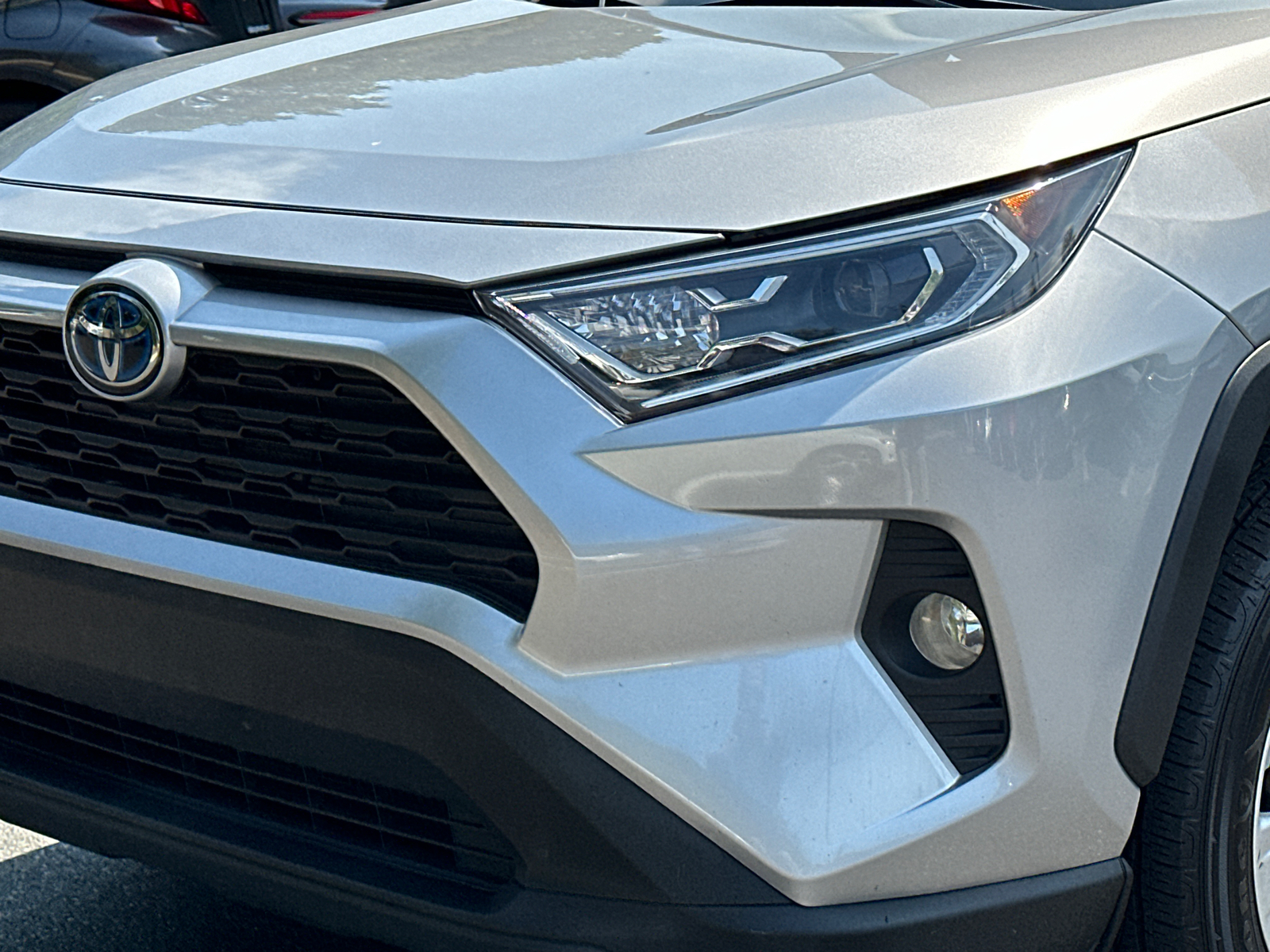 2021 Toyota RAV4 Hybrid XLE 4