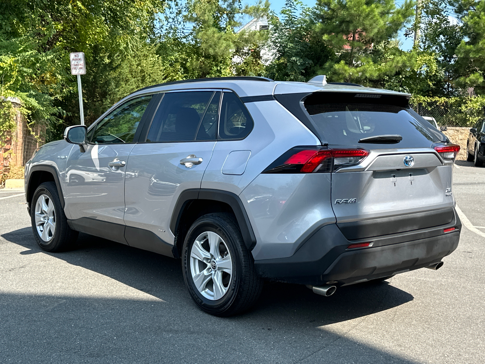 2021 Toyota RAV4 Hybrid XLE 6