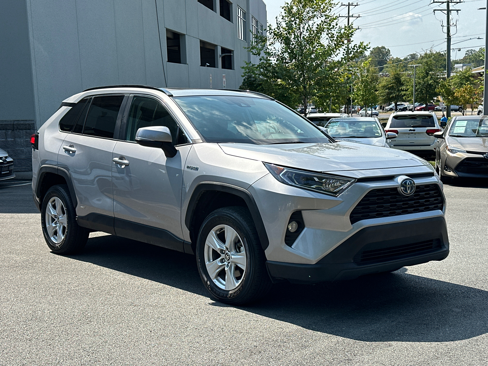 2021 Toyota RAV4 Hybrid XLE 34