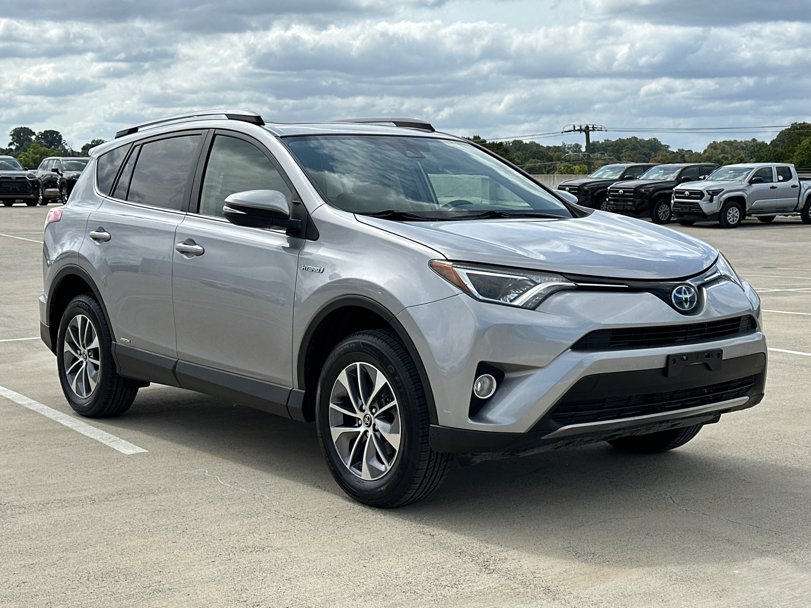 2018 Toyota RAV4 Hybrid XLE 31