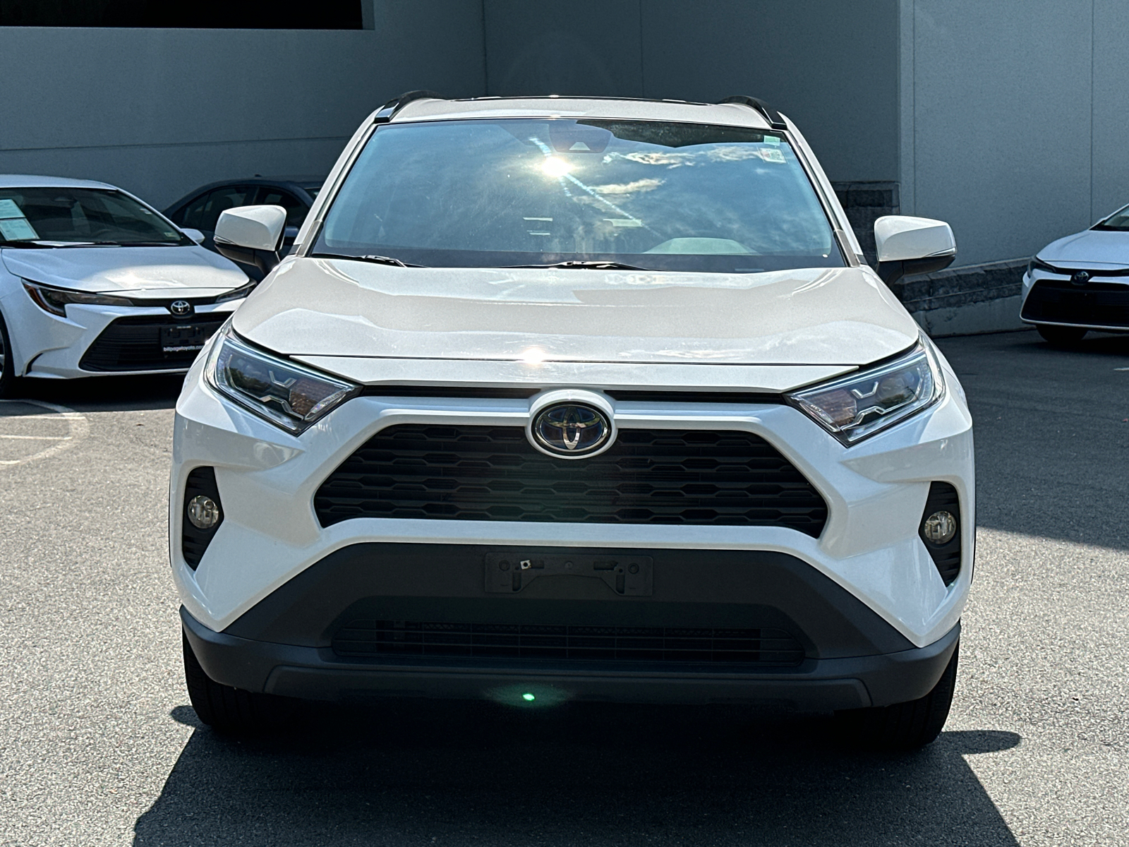 2021 Toyota RAV4 Hybrid XLE 2