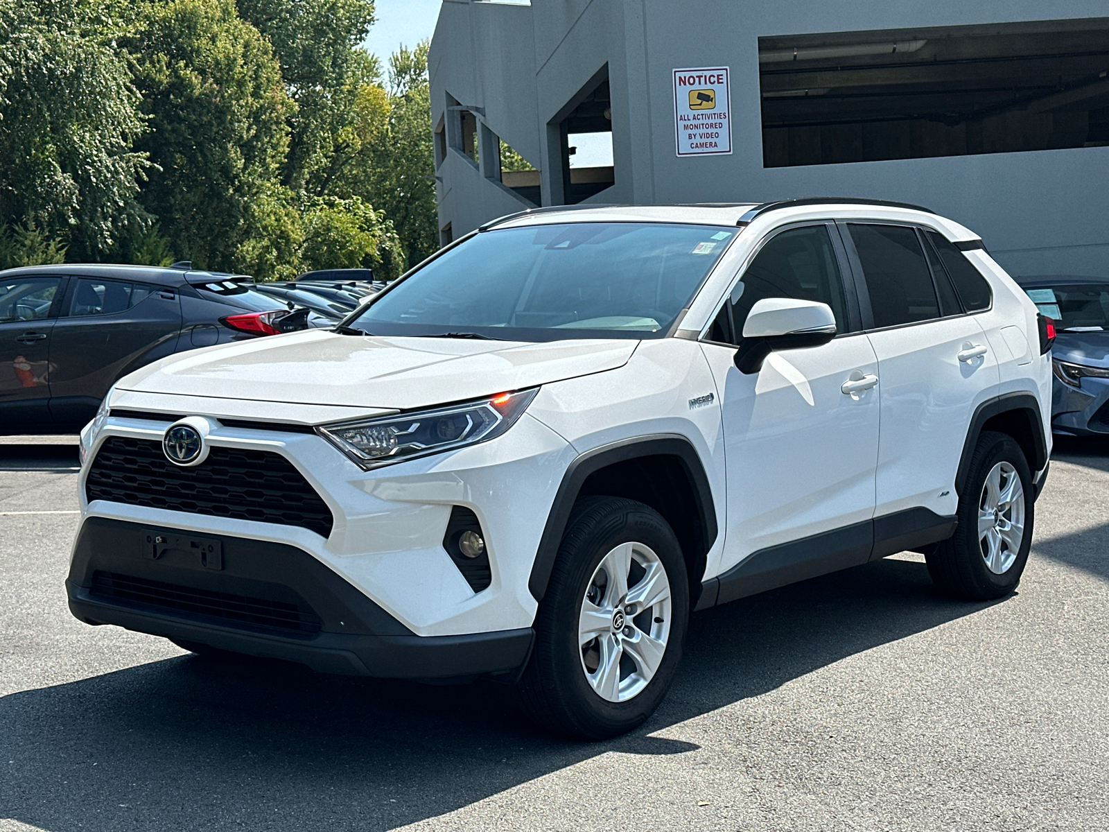 2021 Toyota RAV4 Hybrid XLE 3