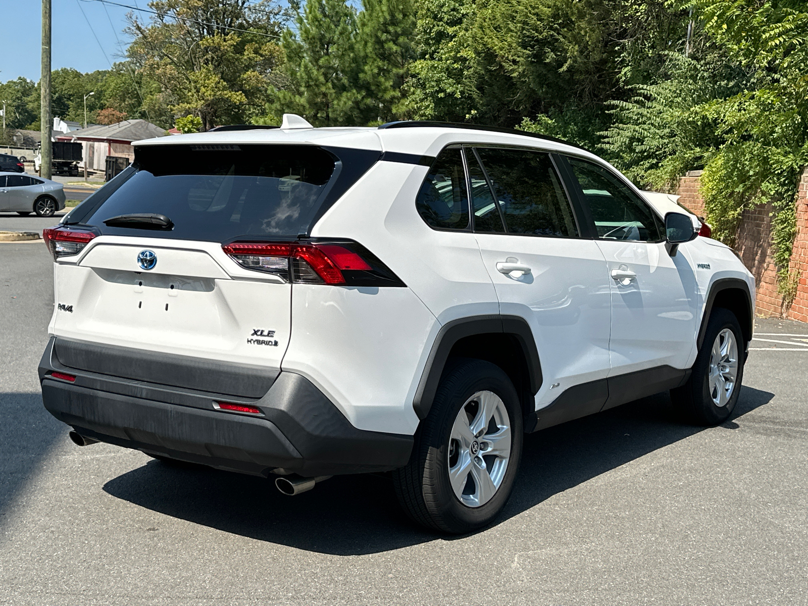 2021 Toyota RAV4 Hybrid XLE 8