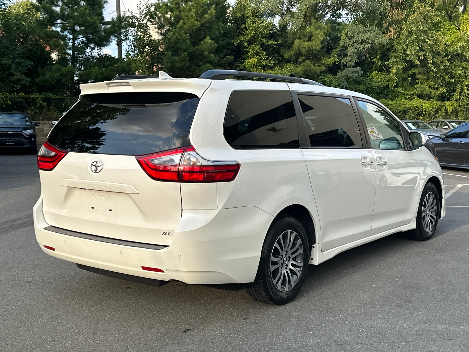 2020 Toyota Sienna XLE 7