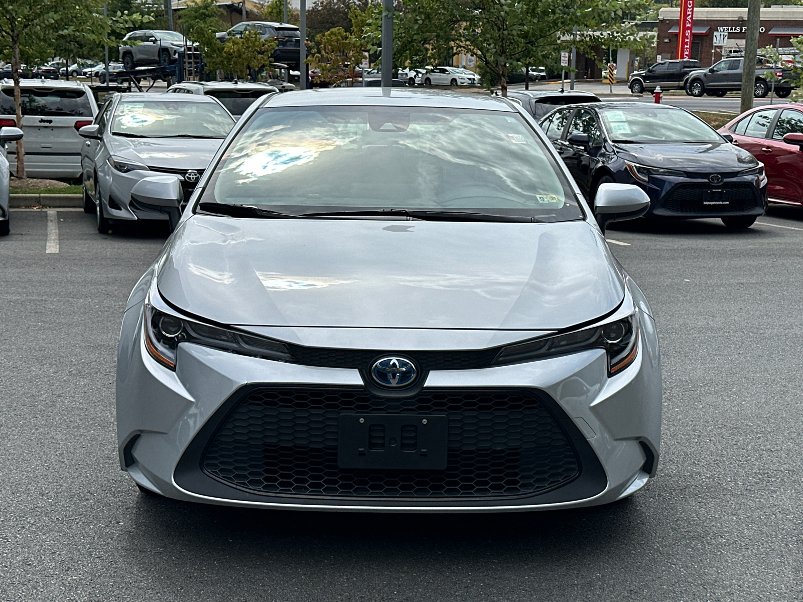 2022 Toyota Corolla Hybrid LE 2