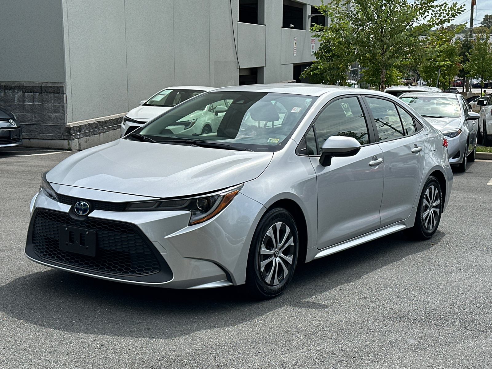 2022 Toyota Corolla Hybrid LE 3