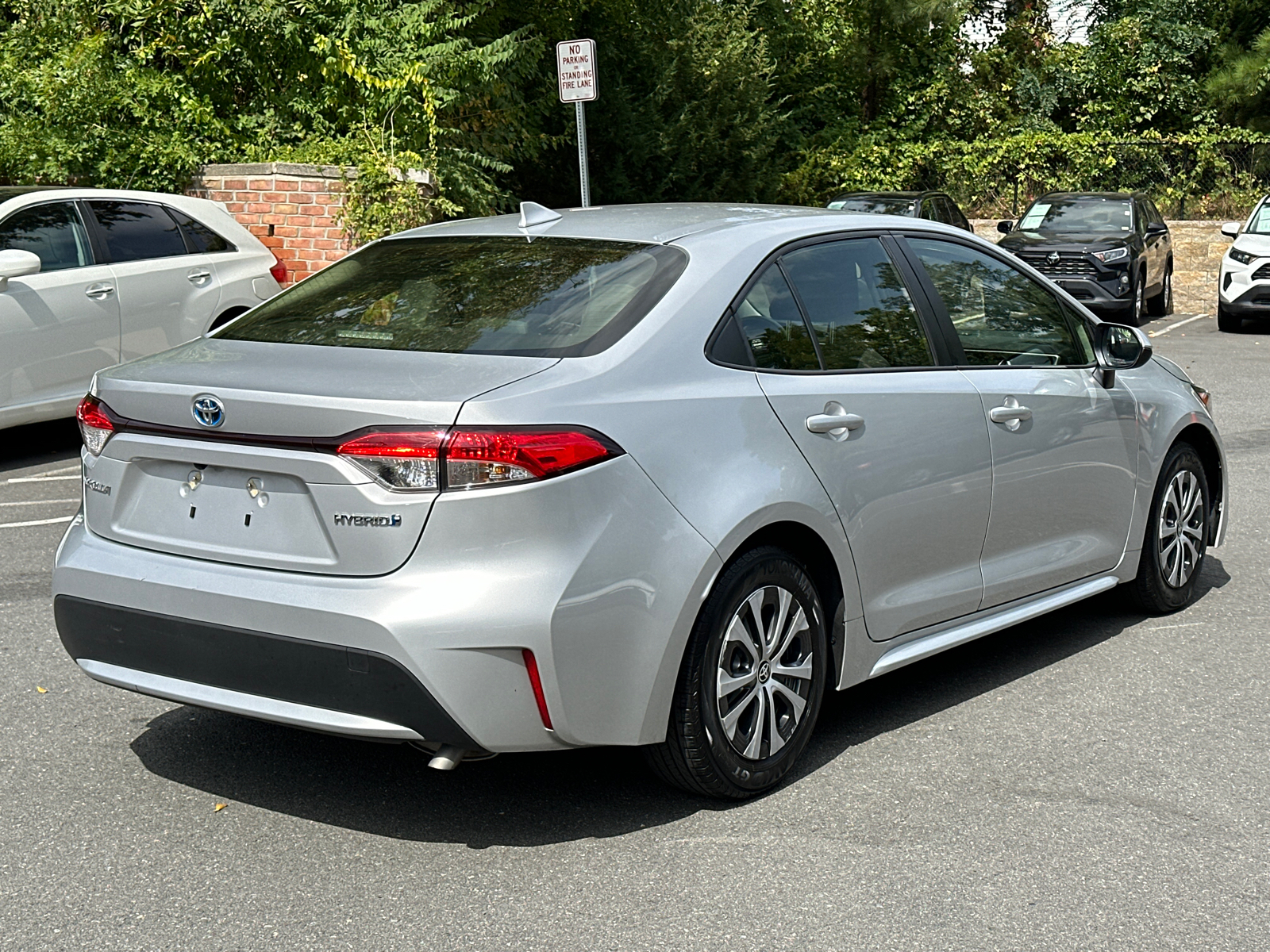 2022 Toyota Corolla Hybrid LE 6