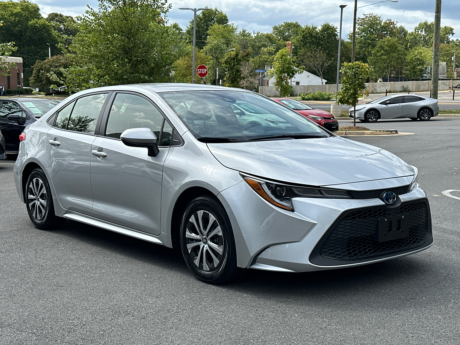 2022 Toyota Corolla Hybrid LE 31