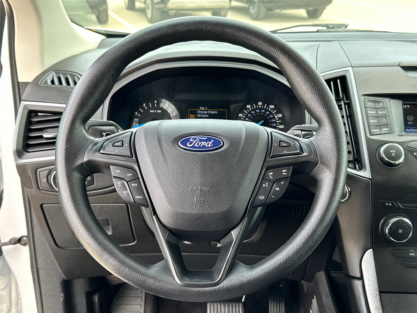 2017 Ford Edge SE 25