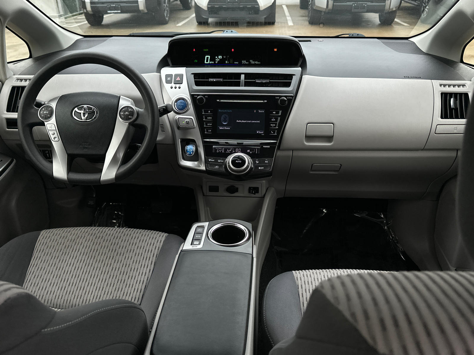 2015 Toyota Prius v Two 16