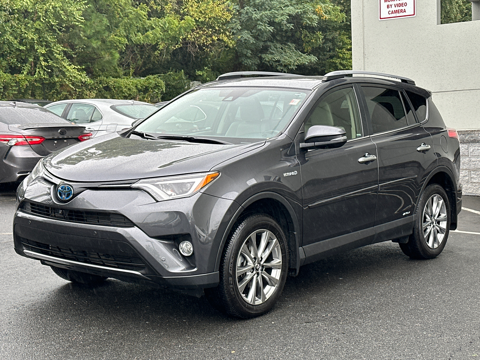 2017 Toyota RAV4 Hybrid Limited 3