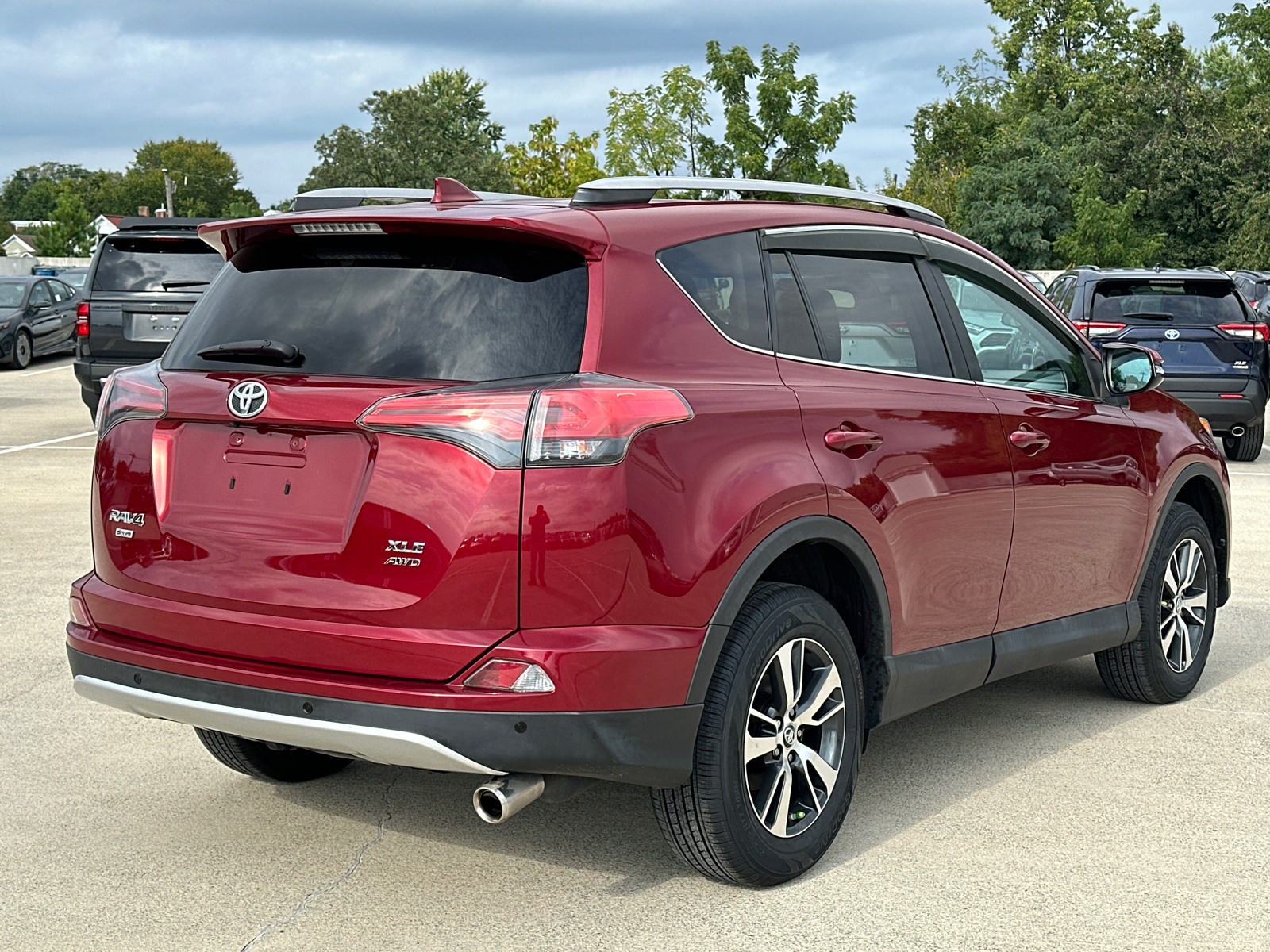 2018 Toyota RAV4 XLE 8