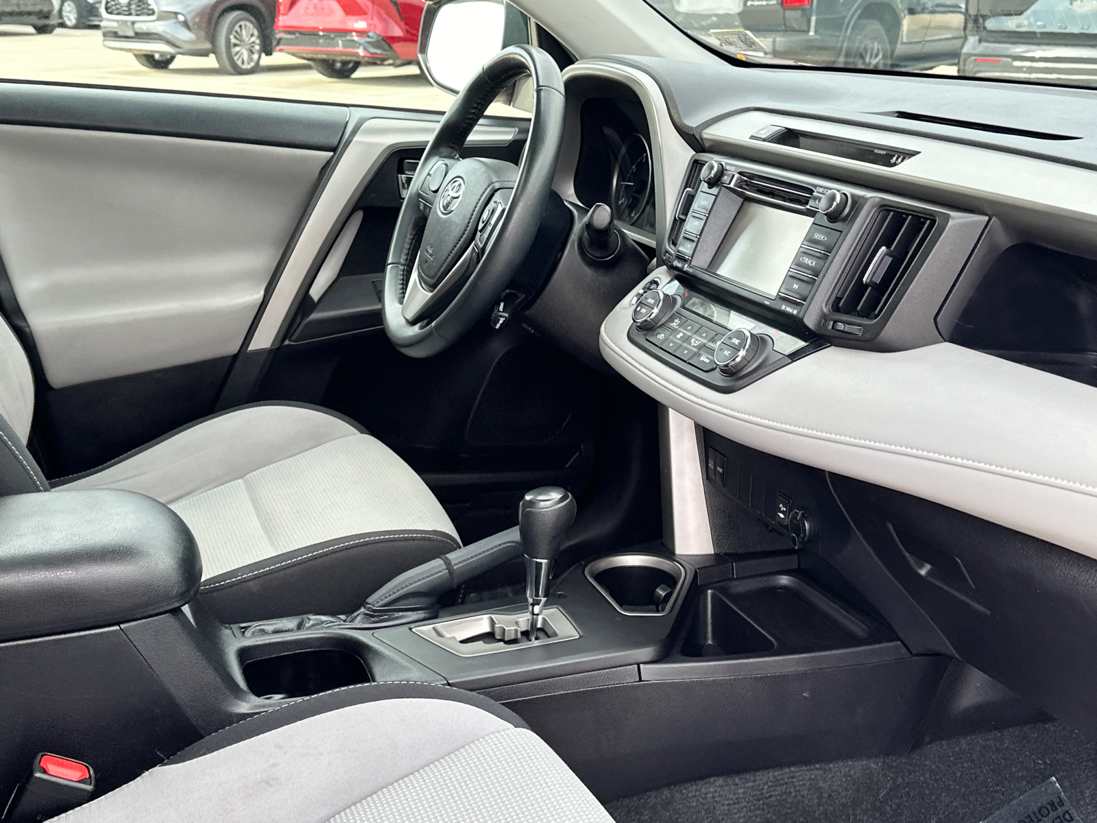 2018 Toyota RAV4 XLE 13