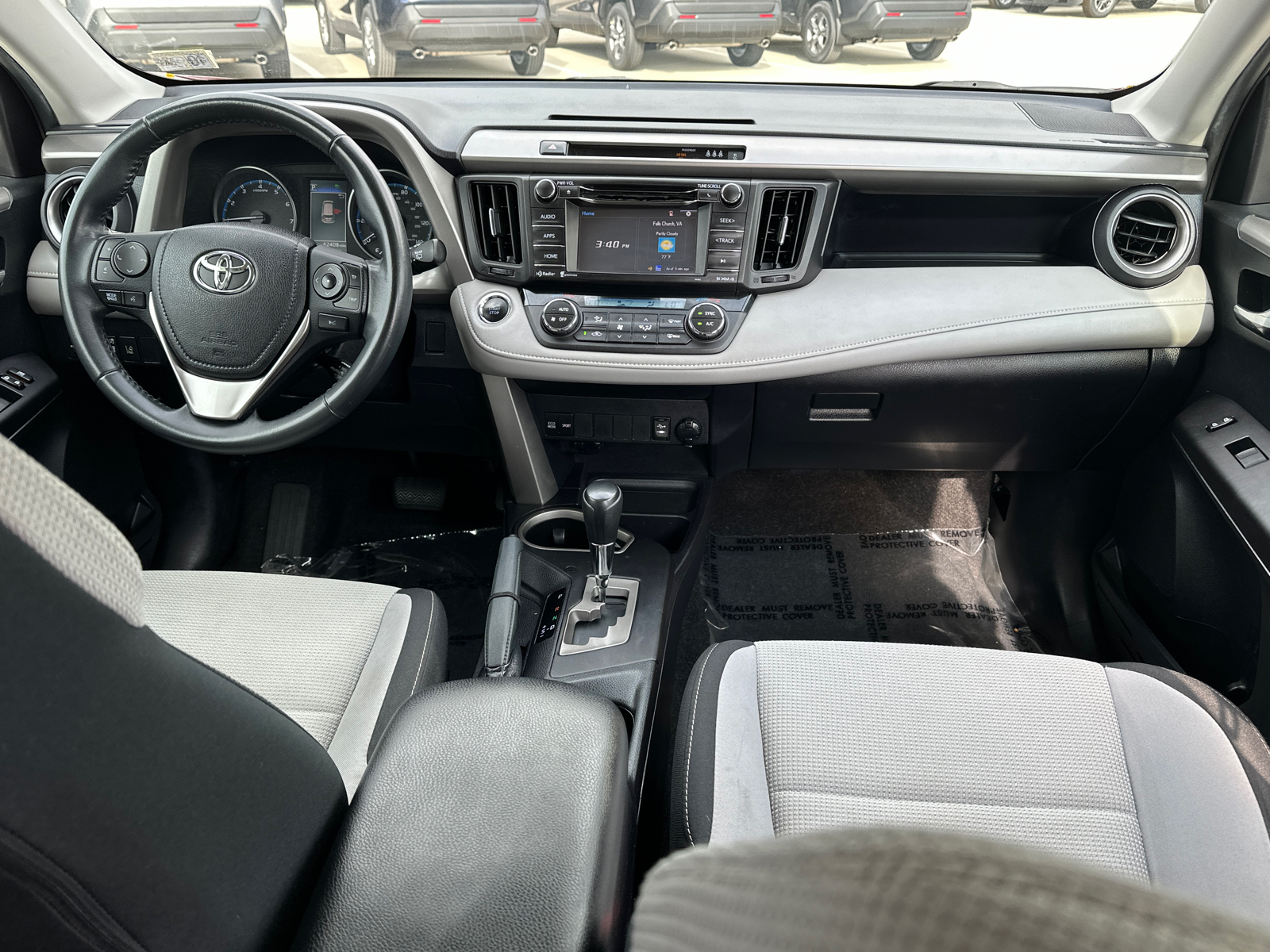 2018 Toyota RAV4 XLE 18