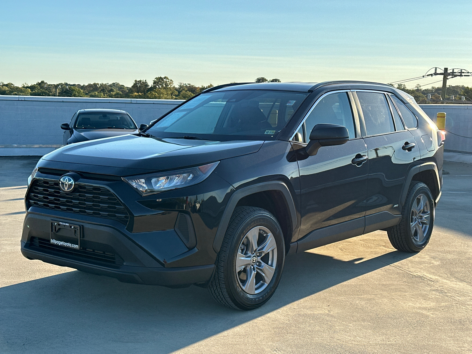 2022 Toyota RAV4 Hybrid LE 2