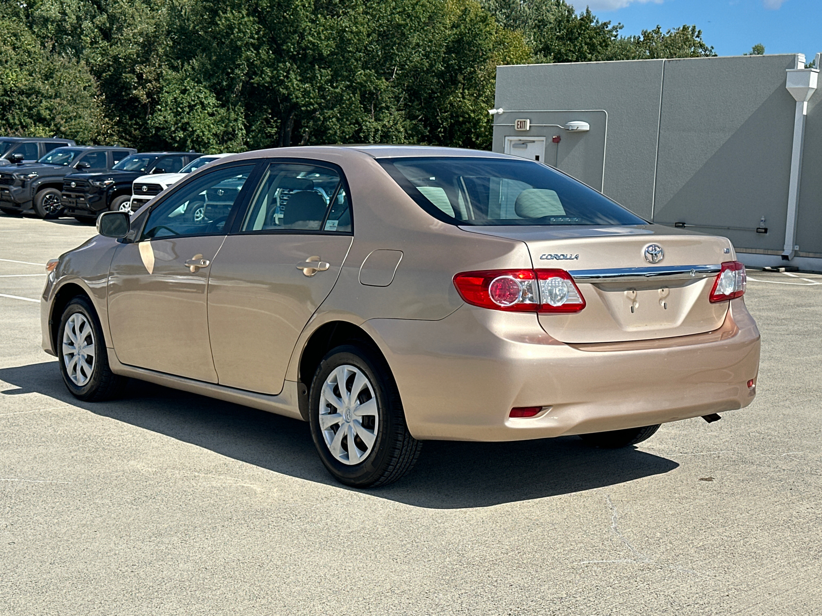 2011 Toyota Corolla LE 4