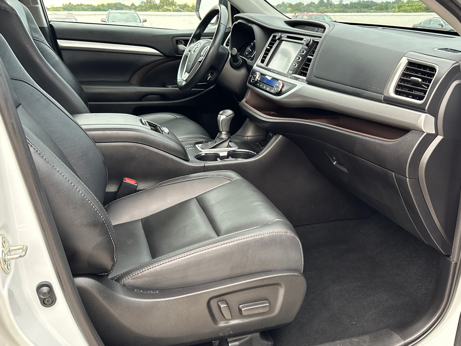 2019 Toyota Highlander XLE 12