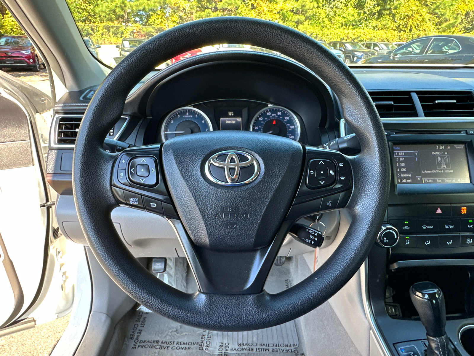 2017 Toyota Camry LE 29