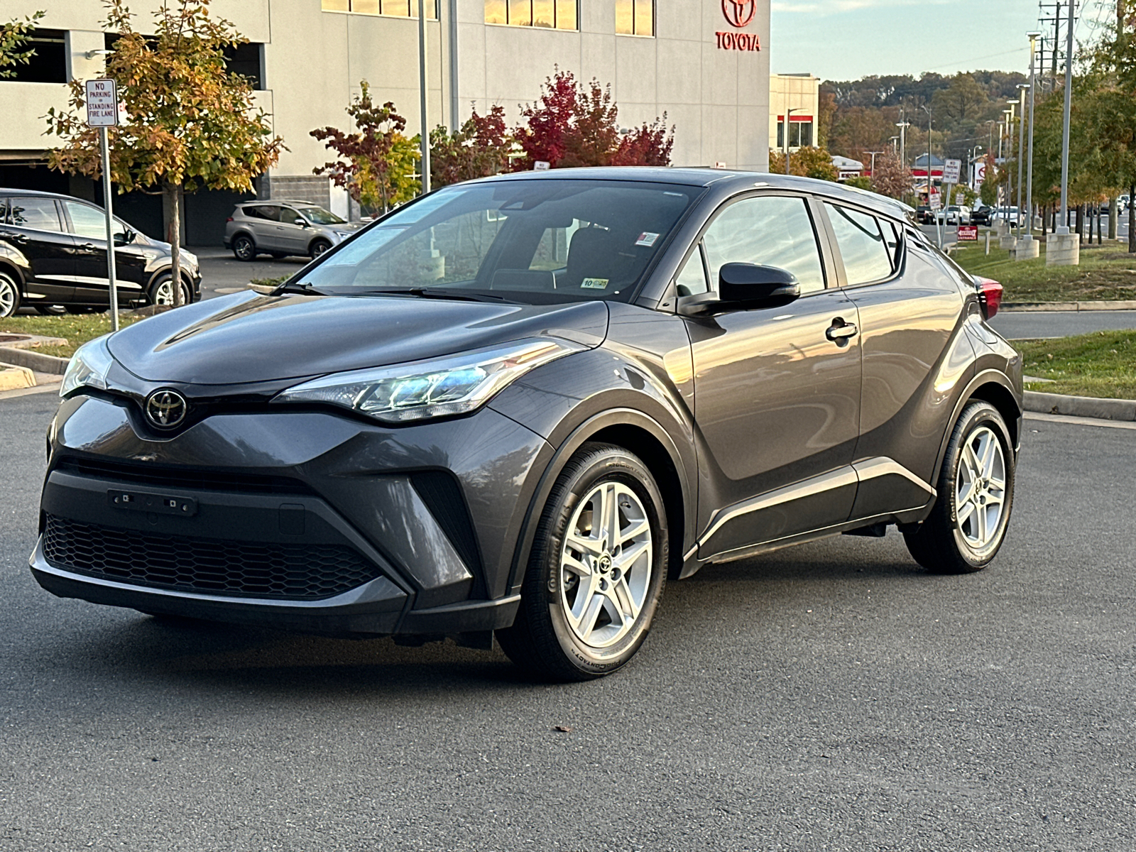 2021 Toyota C-HR LE 3