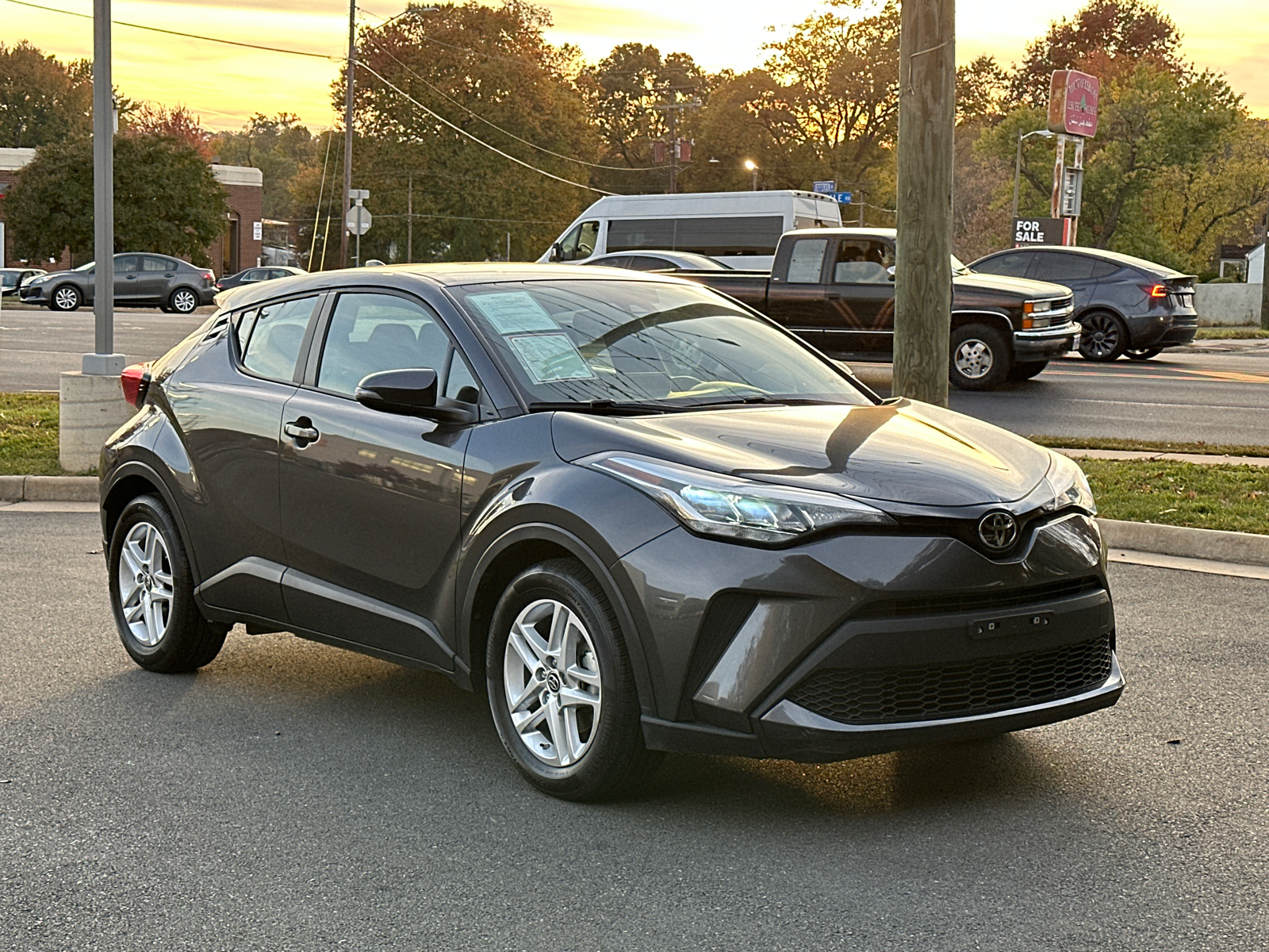 2021 Toyota C-HR LE 32