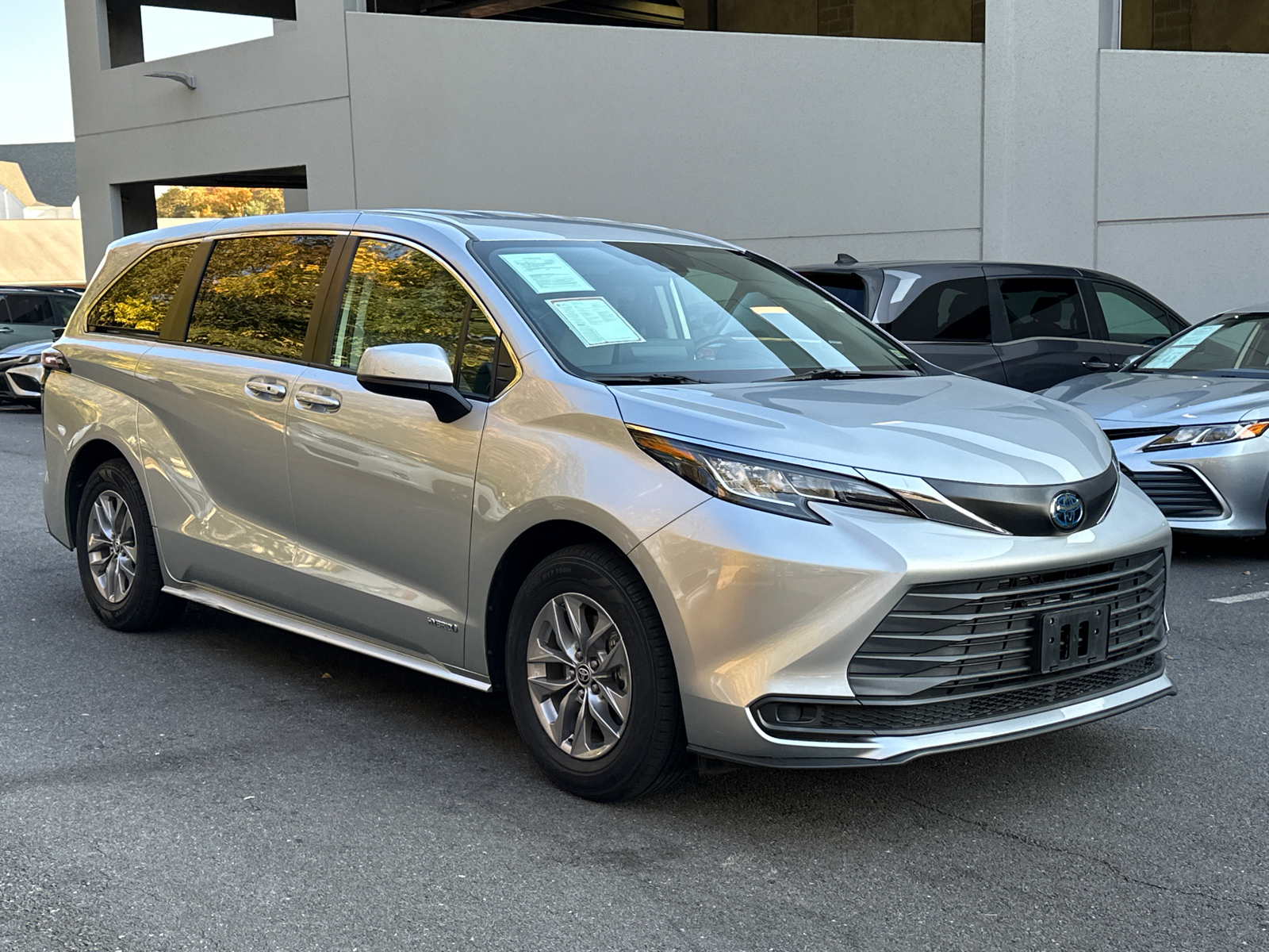 2021 Toyota Sienna LE 31