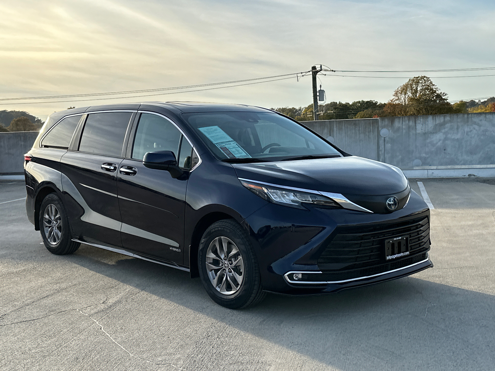 2021 Toyota Sienna XLE 31