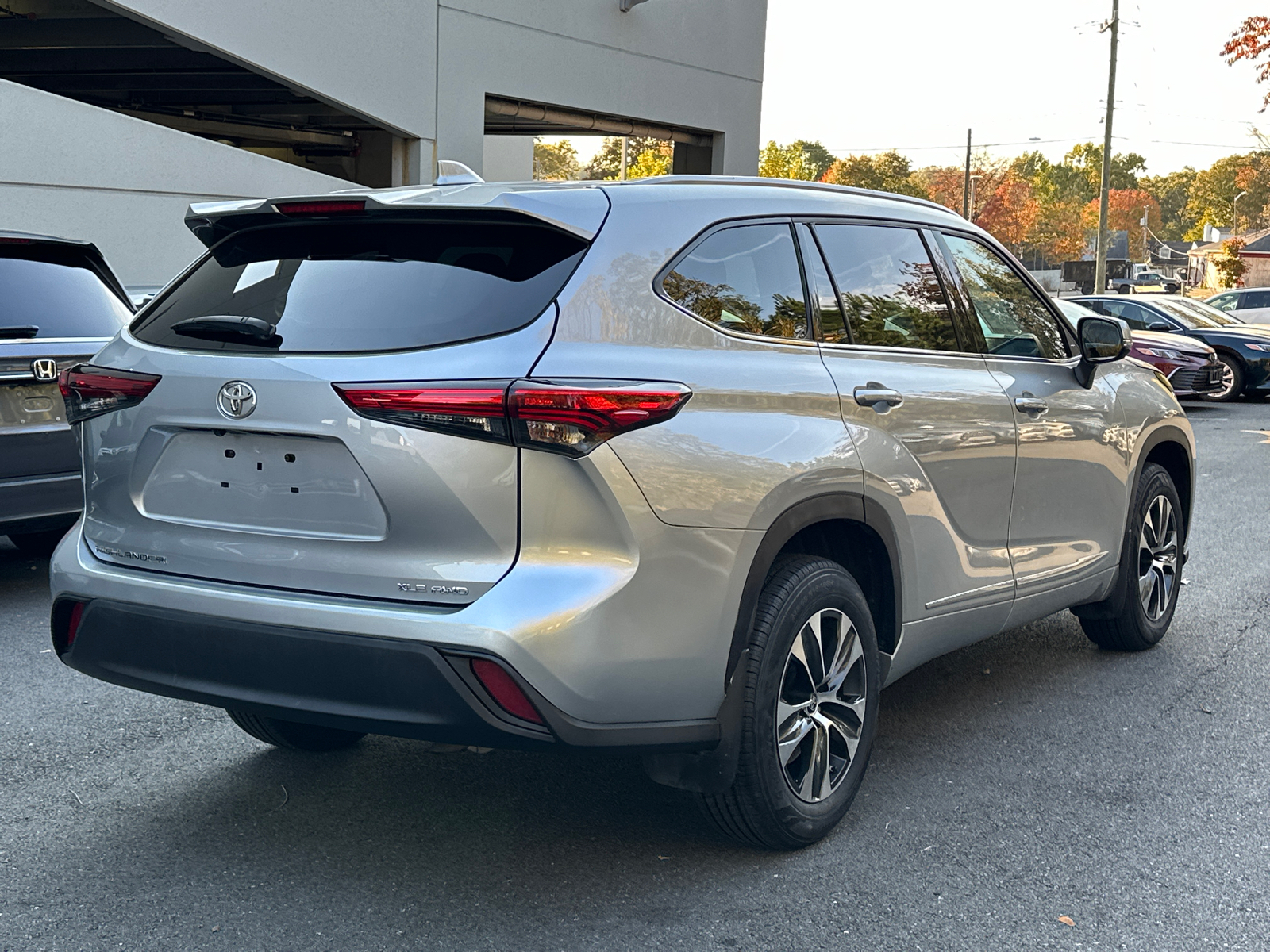 2022 Toyota Highlander XLE 8