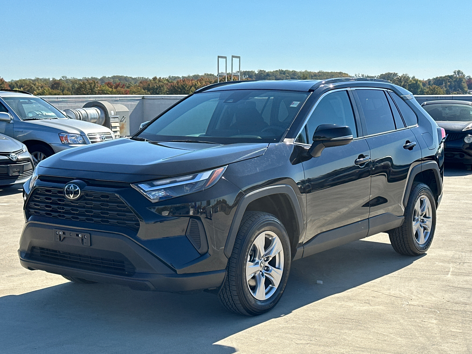 2023 Toyota RAV4 XLE 3