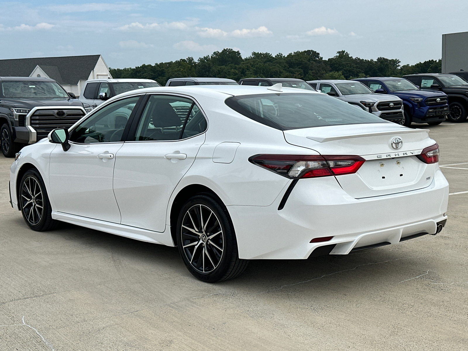 2024 Toyota Camry SE 6