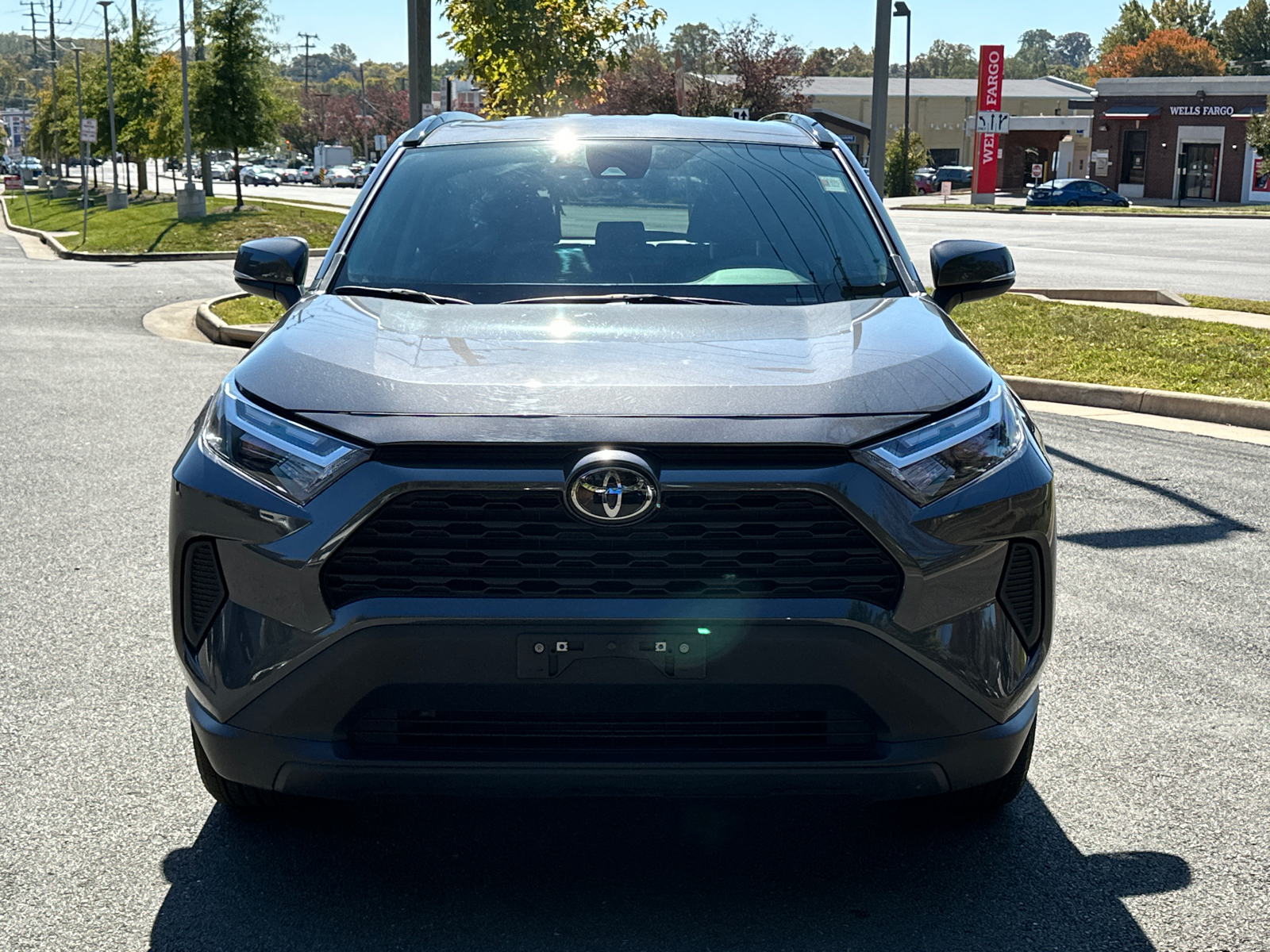 2023 Toyota RAV4 XLE 2