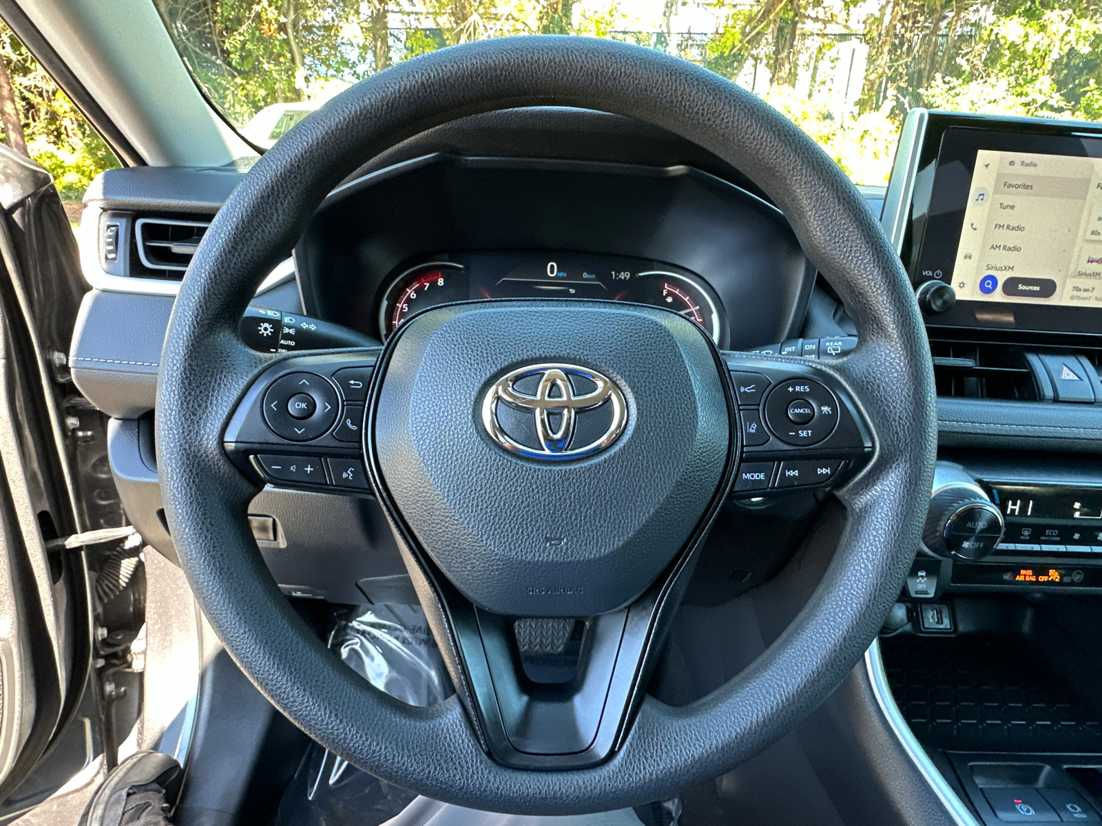 2023 Toyota RAV4 XLE 28