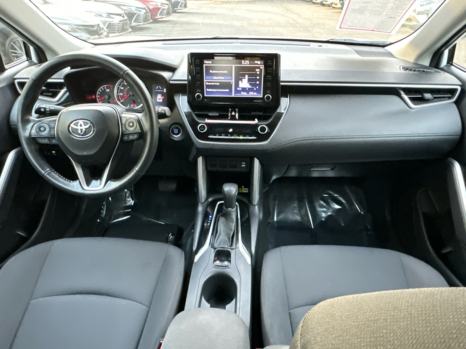 2022 Toyota Corolla Cross LE 16