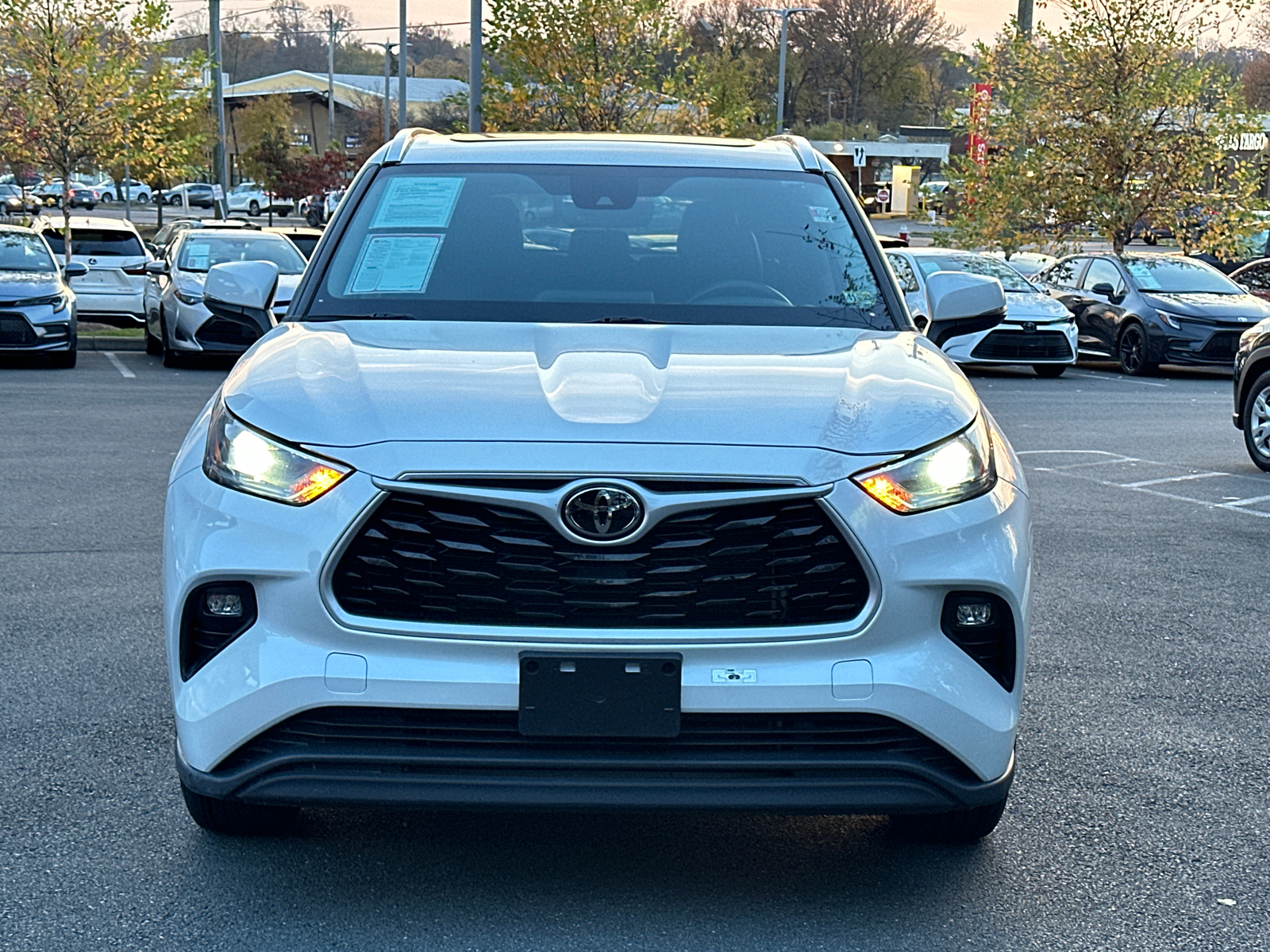 2021 Toyota Highlander XLE 2