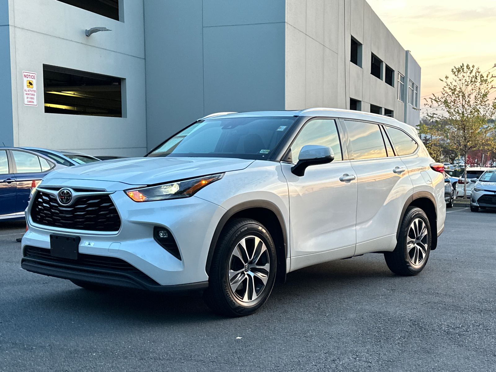 2021 Toyota Highlander XLE 3