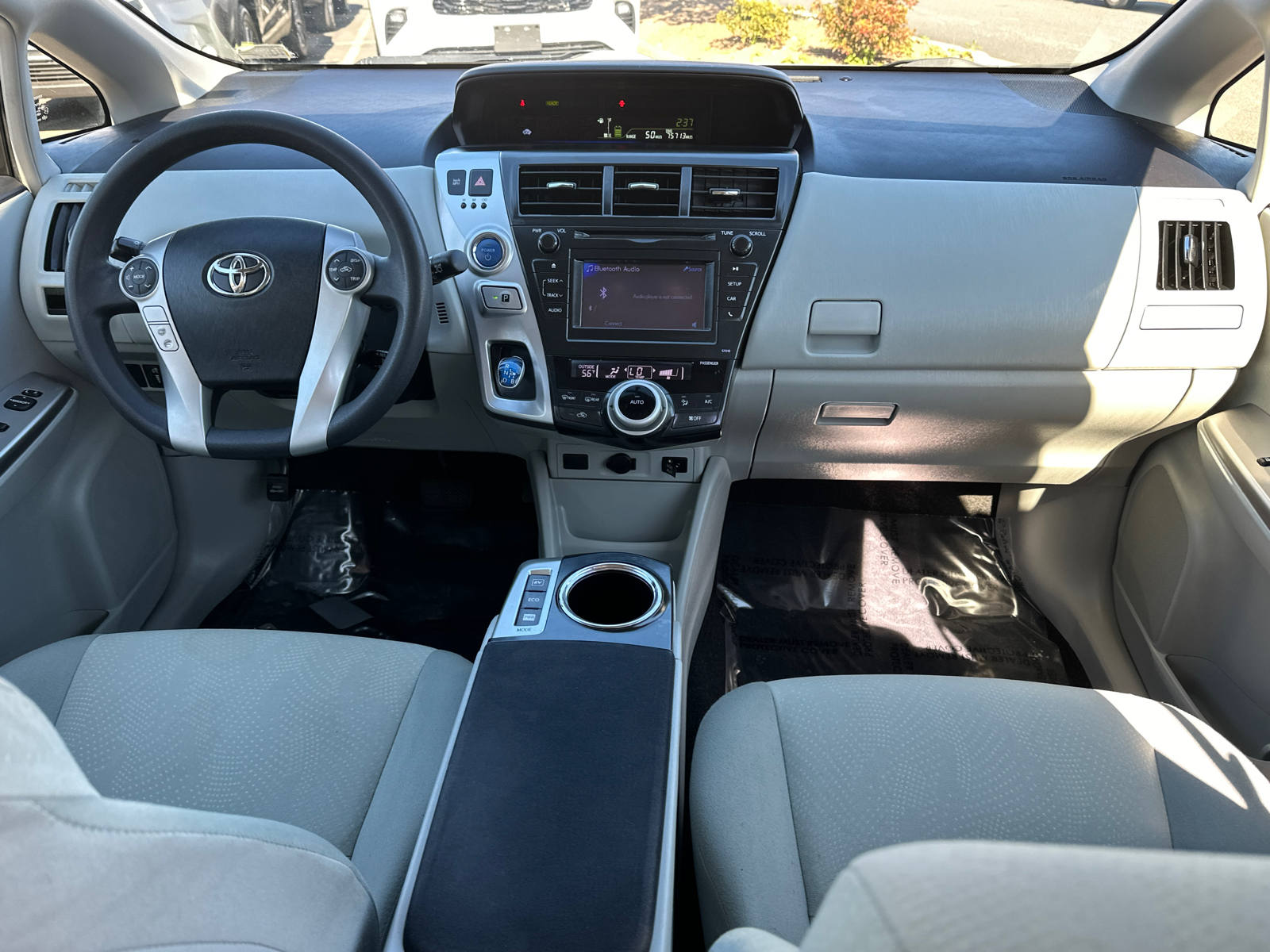 2013 Toyota Prius v Two 14