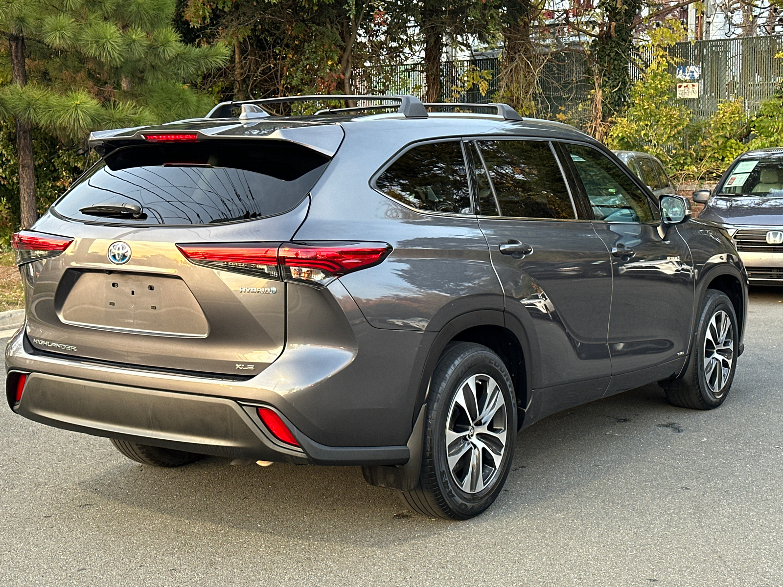 2021 Toyota Highlander Hybrid XLE 8