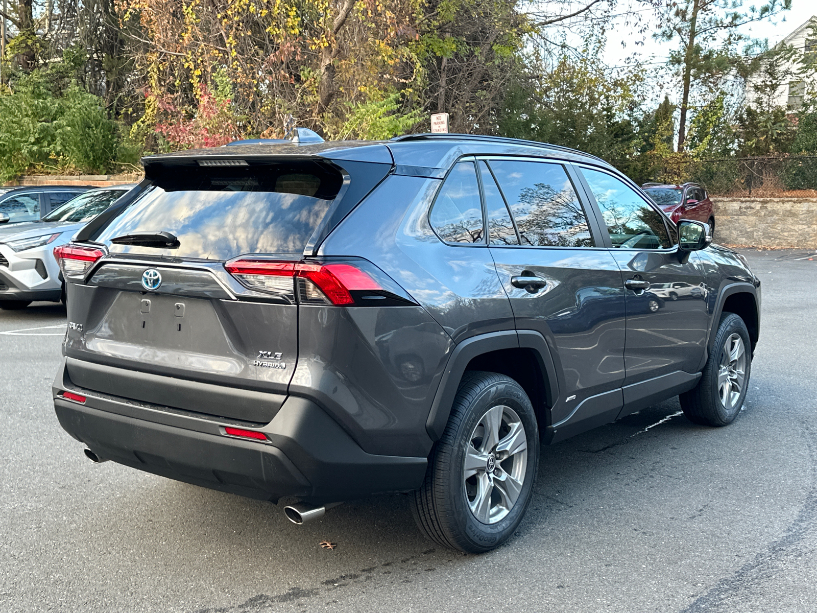 2023 Toyota RAV4 Hybrid XLE 7