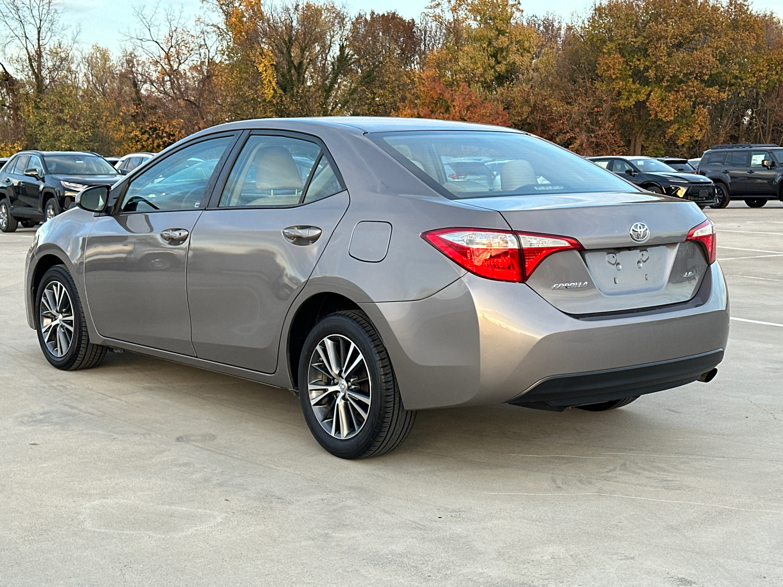 2016 Toyota Corolla LE Plus 6